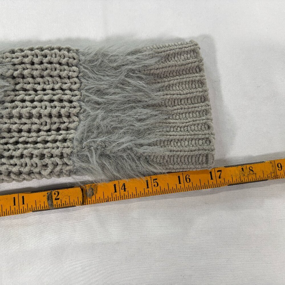 Davi & Dani Fuzzy Open Cardigan          Lot J - Picture 7 of 7